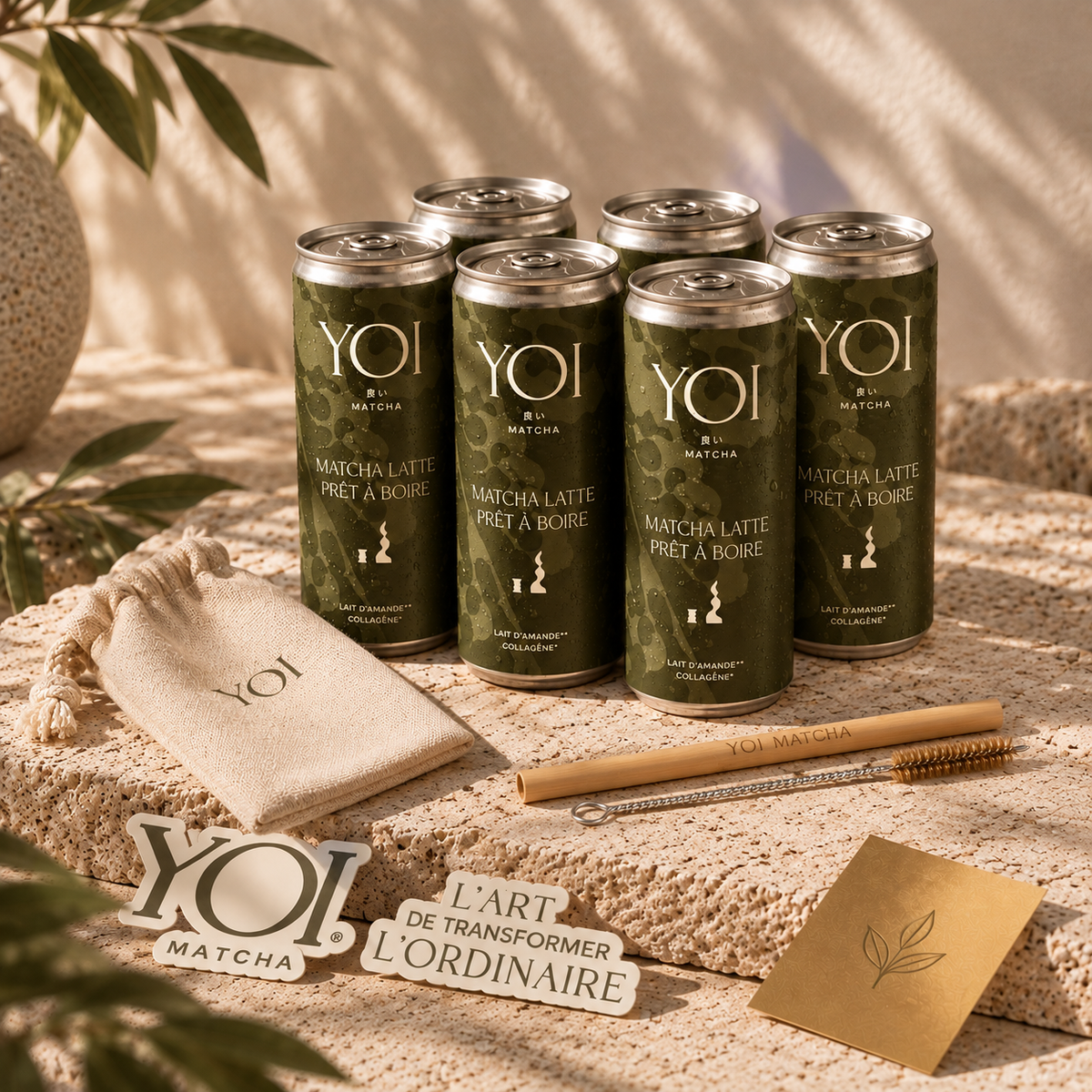 Pack Chashitsu YOI : 6 canettes de matcha latte amande et collagène vegan avec paille en bambou, en lumière dorée